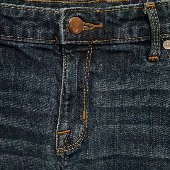 Mossimo Denim Women’ Mid Rise Midi Super Stretch Blue Cutoff Jean Shorts - Picture 3 of 6